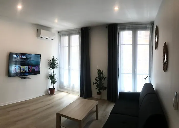Studio Port Moderne Hypercentre Lumineux Climatise